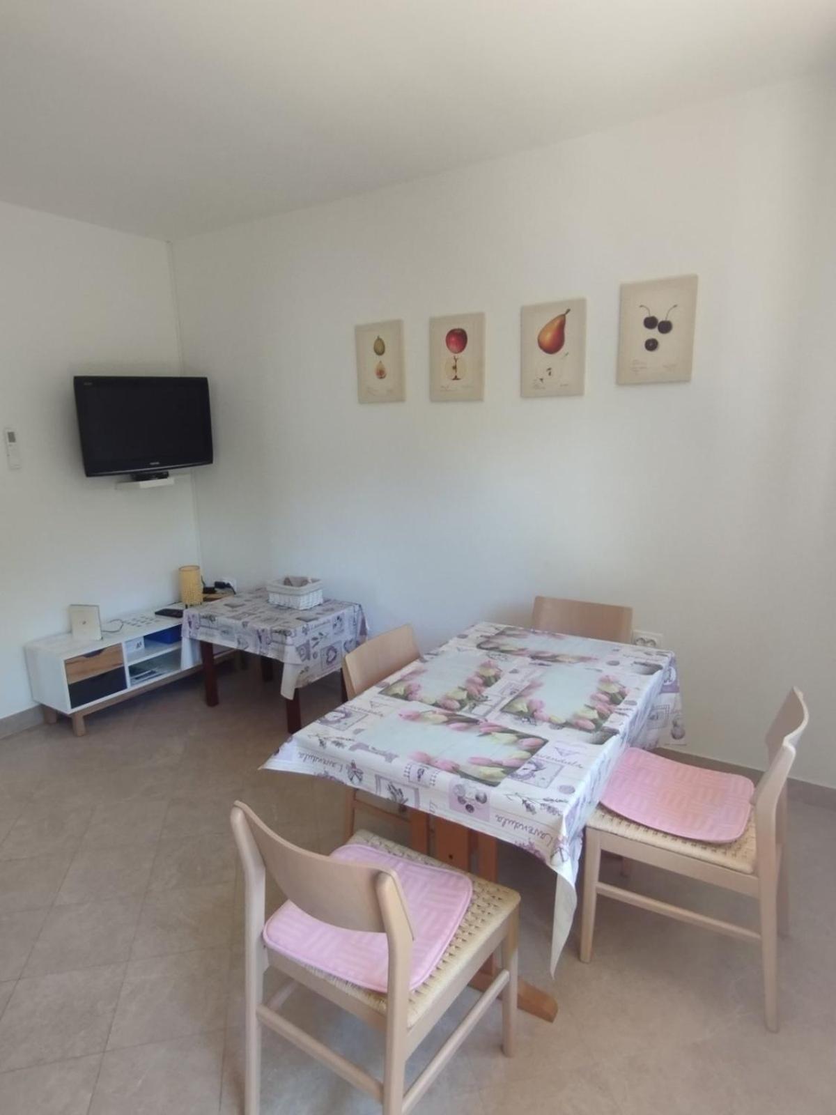 Apartman Kora 奈维斯 外观 照片